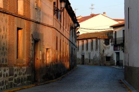 edificios antiguos en el trazado de la antigua carretera de Castilla.-2JPG