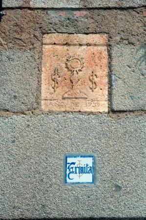 escudo señalización de ermita