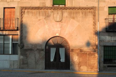 fachada de la casa del conde de Albarreal (Tinito).-2JPG