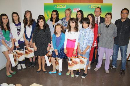 Imagen Los colegios de Villacastín y Cantalejo recogen los premios obtenidos en el concurso escolar de la ONCE 