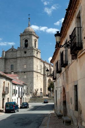 Iglesia desde calle Mayor.-4 JPG