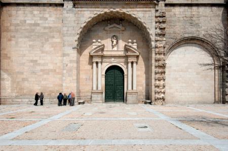 puerta del mediodía de la Iglesia.-2JPG